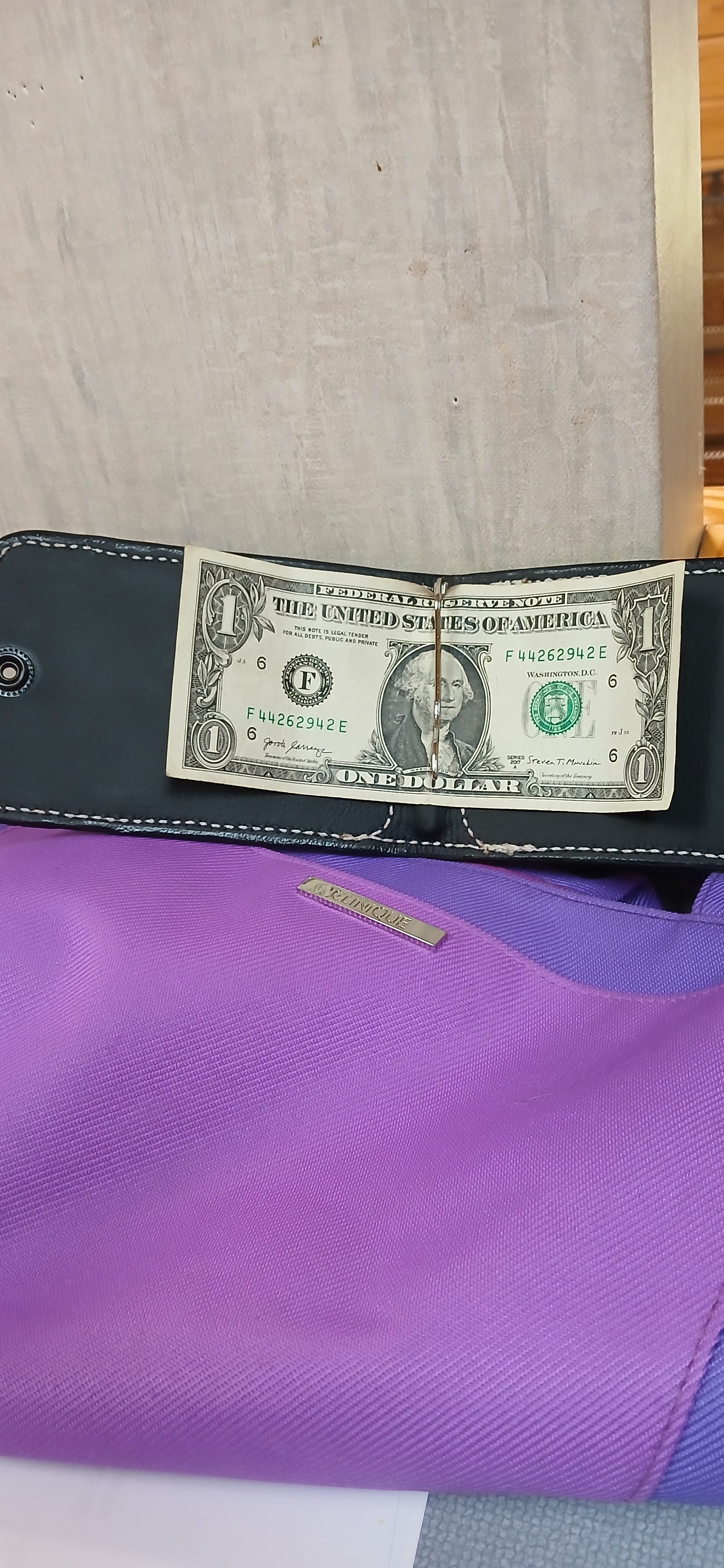 Slim fit wallet